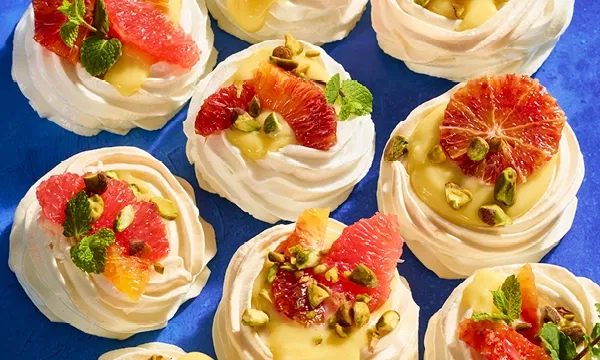 Mini Pavlovas with Lemon Curd