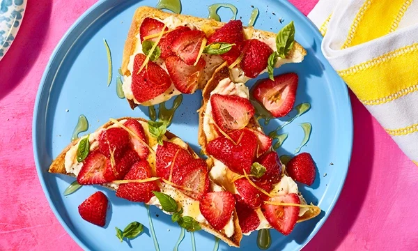 Roasted Strawberry-Ricotta Toast