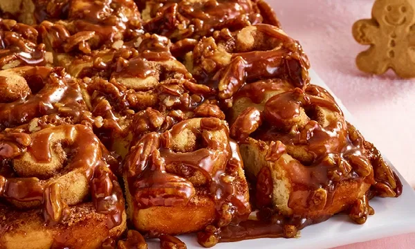 Butter Pecan-Gingerbread Cinnamon Rolls